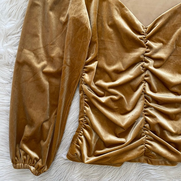 Boston Proper Gold Velvet Ruched Sweetheart Neckline Top Long Sleeve Shirt Top - Picture 4 of 9